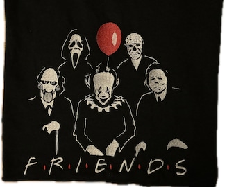 Camiseta bordada Scary Friends