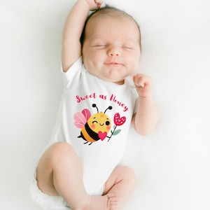 Mono de bebé dulce como la miel: bonito diseño de abeja: adorable regalo para baby shower o atuendo para recién nacido