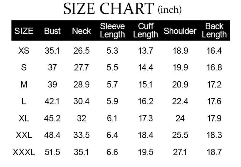 Puede incluir: Una tabla de tallas en blanco y negro, titulada "SIZE CHART (inch)". Muestra medidas en pulgadas para tallas XS a XXXL, incluyendo busto, cuello, largo de manga, largo de pu&ntilde;o, hombro y largo de espalda.