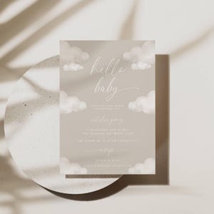 Faire-part pour baby shower nuage de couleur beige neutre | Cloud Baby Shower Evite modifiable (numérique et imprimable)