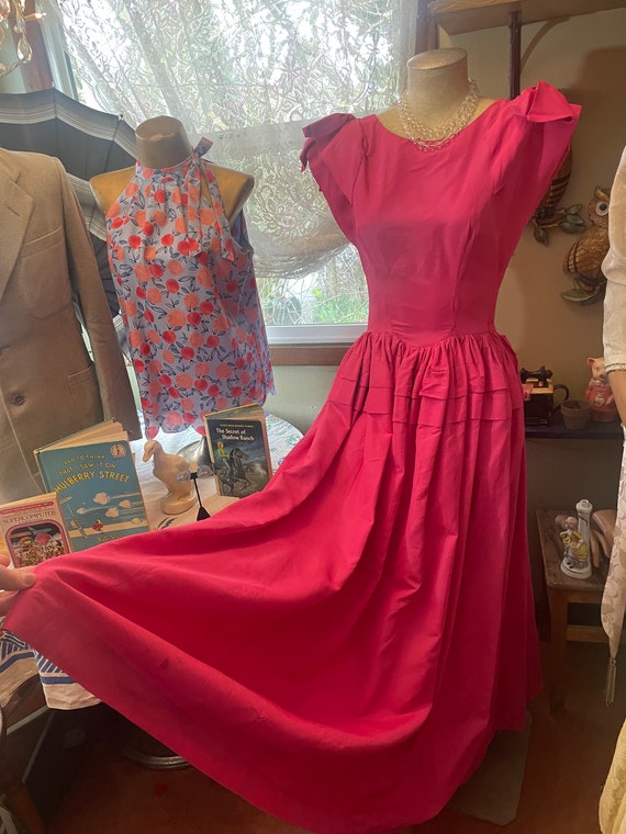 Gorgeous raspberry 1940s gown