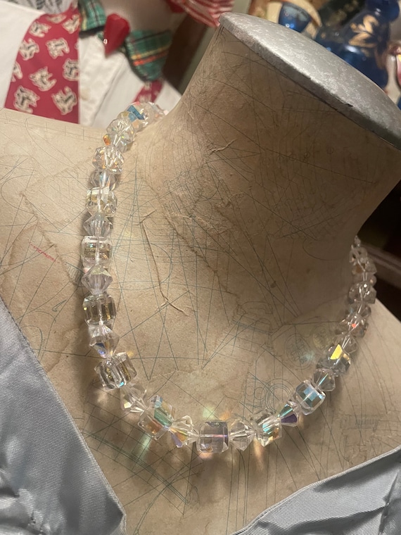 Very pretty crystal necklace of the 1950s