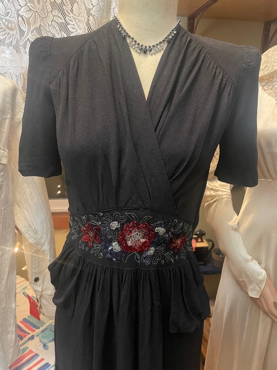 Striking 1930s puff sleeve dress with gelatin seq… - image 1