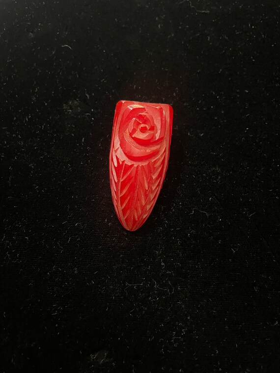 Wonderful cherry red carved Bakelite dress clip - image 3