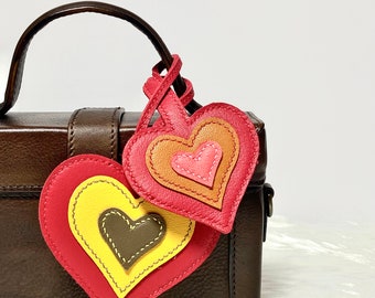 Dije para bolso hecho a mano, llavero de cuero con forma de corazón concéntrico, llavero de corazón de tres colores, regalo de graduación, graduación de 2025