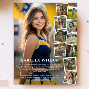 K&ouml;nnte beinhalten: Eine Graduation-Ank&uuml;ndigungskarte mit einer Collage von Fotos einer jungen Frau in einem blau-gelben Cheerleader-Outfit. Die Karte enth&auml;lt den Text "Isabella Wilson" und eine Abschlussschrift.