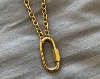 Collier mousqueton, chaîne trombone, mousqueton doré, collier mousqueton avec breloques, collier trombone, tour de cou avec breloques mousqueton