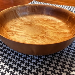 Bird&#39;s Eye Wood Bowl
