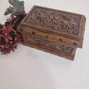 Handmade Handcarving wood box.handmade jewelry box.accessory box