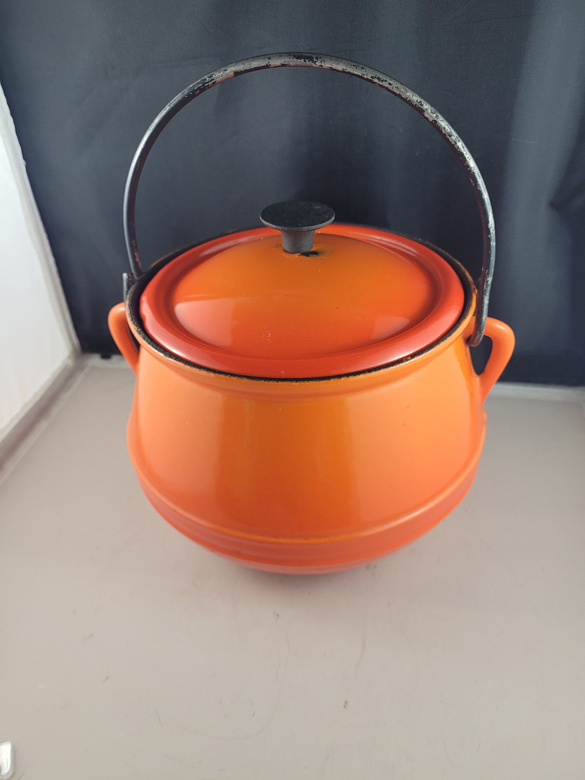 Cast iron Potjie Flat Bottom 10 quart Bean pot Dutch Oven – Annie's  Collections