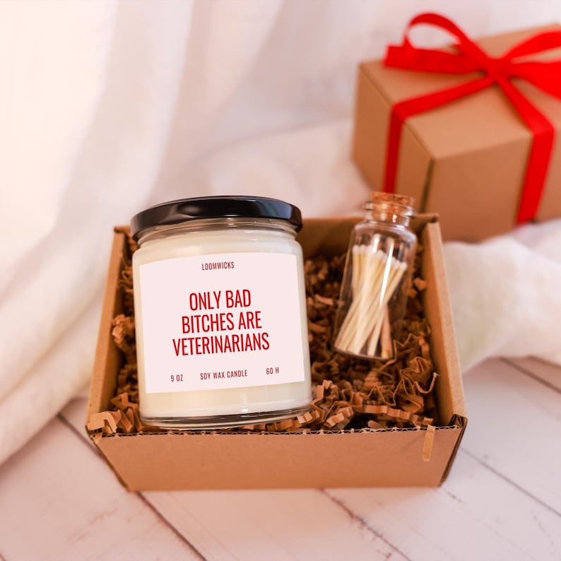 Vela de veterinaria "Bad Bitches", regalos para veterinarios, regalo divertido para veterinarios, regalos para nuevos veterinarios, regalo para futuros veterinarios, graduación de la facultad de veterinaria imagen 2
