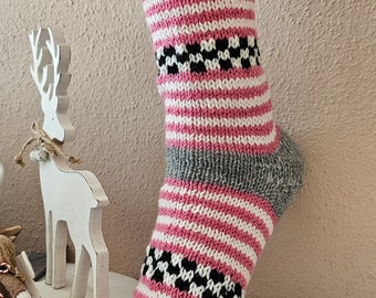Socken Stricksocken Gr. 40 mit Muster aus hochwertiger Sockenwolle echte Handarbeit