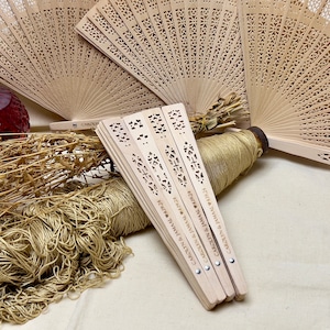 Massen-Hochzeits-Fans Rustikale Fans Hochzeit Gefälligkeiten Fan Personalisierte Hochzeit Gefälligkeiten Benutzerdefinierte Handfächer Hochzeits-Gastgeschenke Hochzeit Fans