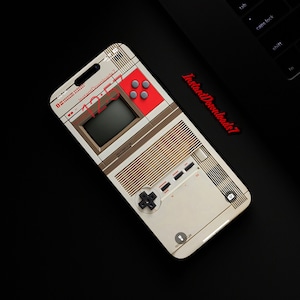 Retro Handheld Gaming Console iPhone Wallpaper | LockScreen Wallpaper | Mobile Phone Wallpaper | iOS LockScreen Wallpaper | 115