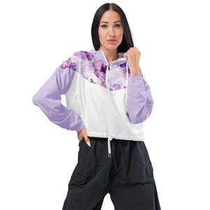 Purple Hibiscus Women&#39;s Cropped Windbreaker