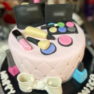 Make up Fondant Cake topper
