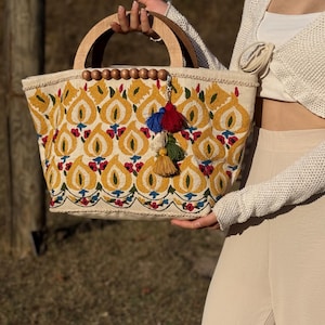 Embroidered Straw Tote Bag: Boho Woven Raffia Handbag