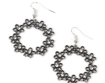 Halos floraux - Boucle d'oreille paparazzi blanc (n° 5248)