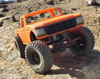 Zainspirowane Fordem retro nadwozie gąsienicowe w skali 1/24 dla podwozia Robskiifab