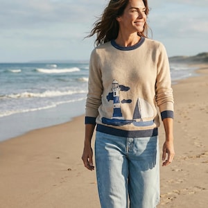 Maglione faro, maglione lavorato a maglia costiero, design nautico di barche a vela, abbigliamento da spiaggia, stile preppy del New England, regalo per lei.