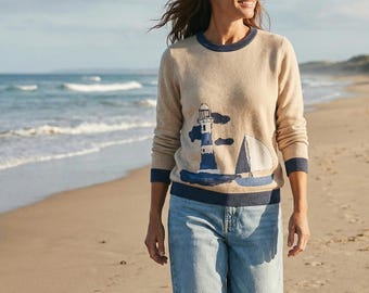 Suéter con faro, jersey de punto costero, diseño náutico de velero, ropa de playa, estilo preppy de Nueva Inglaterra, regalo playero para ella