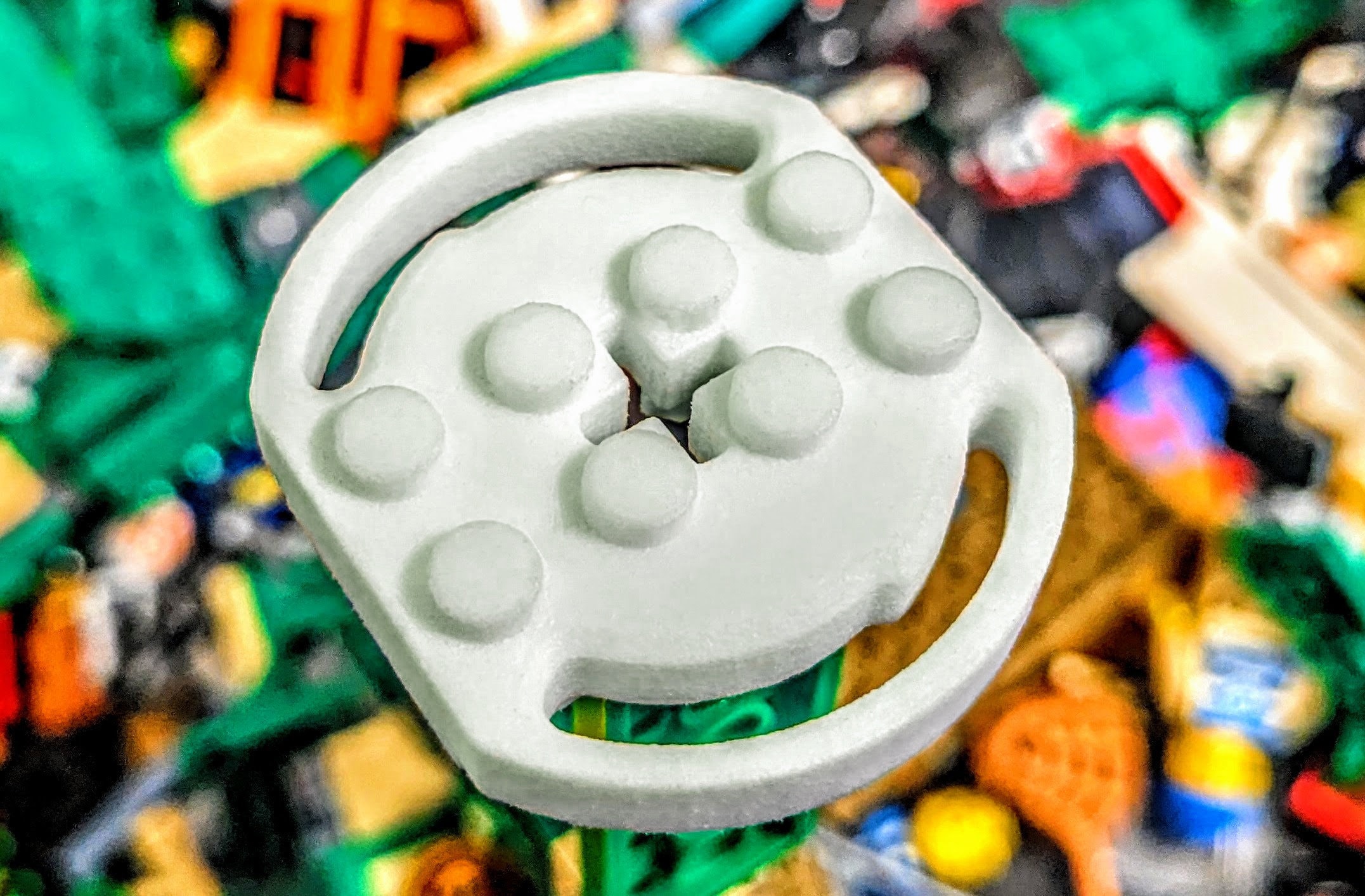 Building Block Battle Tops! Kompatybilny z klockami, kompatybilny z Beyblade ripper, uruchamiany z lewej i prawej strony, odblokuj kreatywność STEM i STEAM!