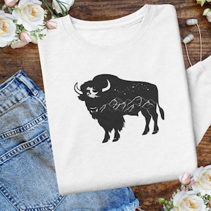 Bison Lover Sweatshirt, Buffalo Sweater, National Parks Camper Clothing, Nature Lover Gift, Outdoorsy Sweatshirt, Camp Gift