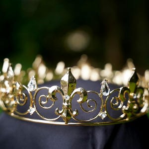 Corona circular dorada con flor de lis de Nola, corona nupcial, regalo de cumpleaños o boda, diadema unisex, para rey o reina, para hombre, para graduación, de metal, redonda.