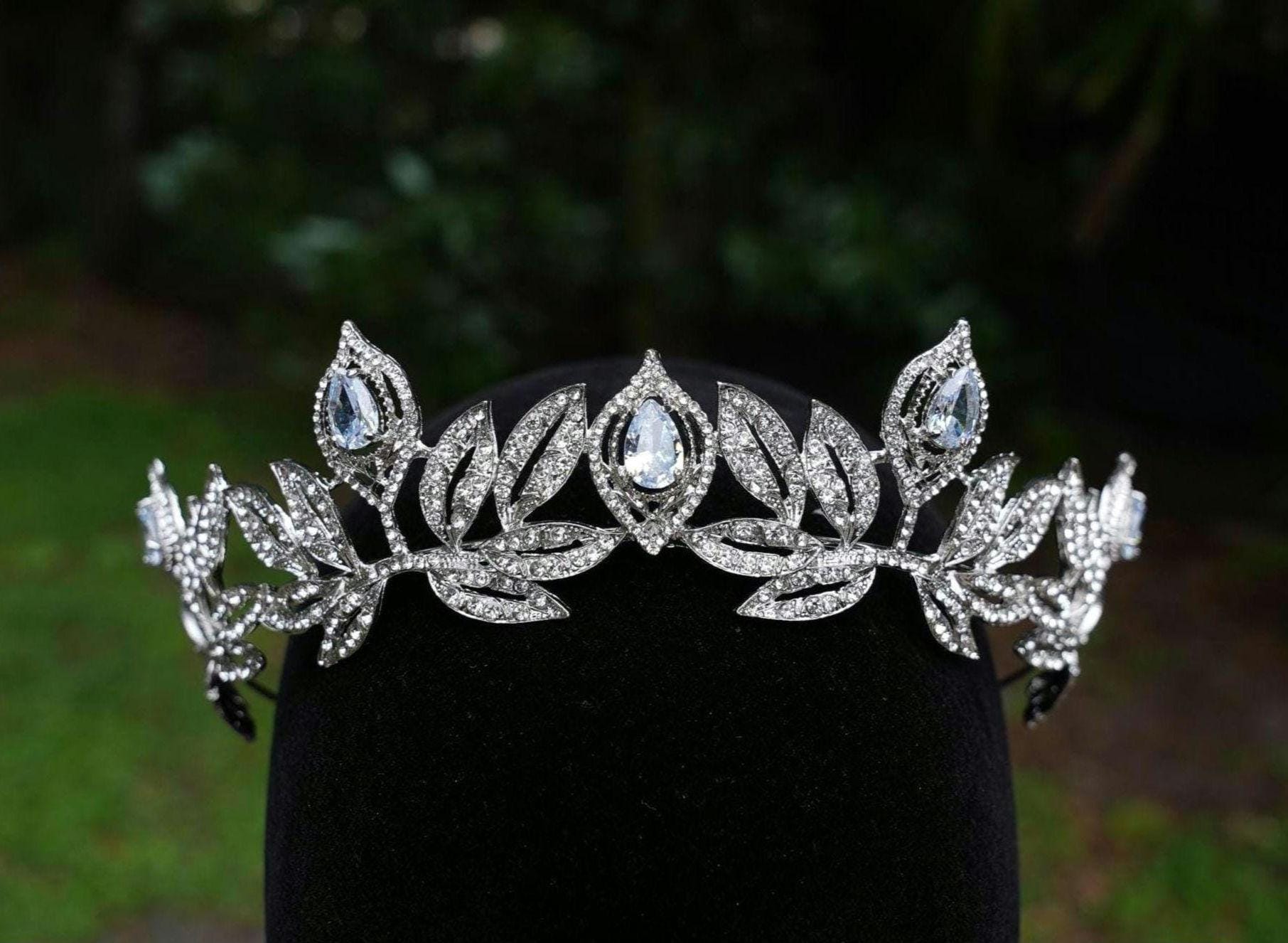 Icy Vintage Silver Tiara Crystal Birthday Wedding Gift Diadem fauna floral art deco crown prom metal