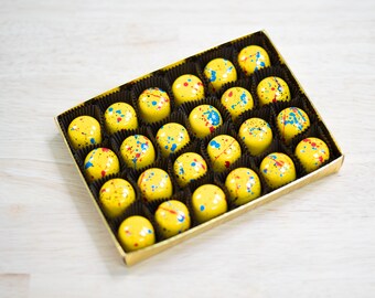 Banana ganache hand painted chocolate bonbons - Party tray