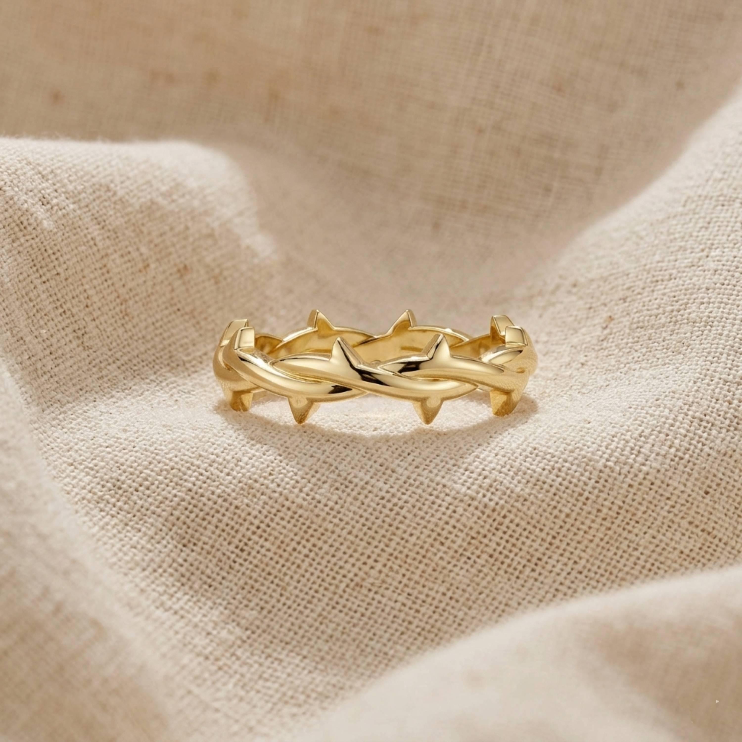 Vivienne Westwood クラウンリング ゴールドカラー Vivienne Westwood Gold Ring - Etsy
