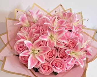 Ramo personalizado de lirios y rosas rosadas, arreglo floral romántico, regalo de lujo de rosas rosadas, flores para aniversario o cumpleaños, ramo para el Día de la Madre.