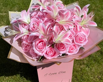 Ramo personalizado de lirios y rosas rosadas, arreglo floral romántico, regalo de lujo de rosas rosadas, flores para aniversario o cumpleaños, ramo para el Día de la Madre.