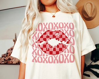 XOXO Checker Lips SVG, Camicia di San Valentino, San Valentino Groovy, Amore Svg, San Valentino Svg, San Valentino Svg, San Valentino Sublimazione Design
