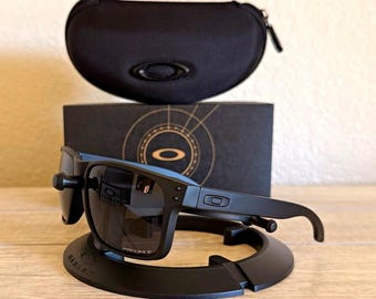 Oakley Holbrook Sunglasses XL OO9417 Matte Black Prizm Polarized Lens, Men’s Sport Eyewear Gift Set with Hard Case & Box, Gift for Him