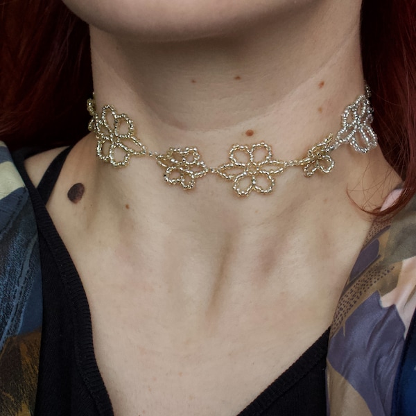 silberner Blumen Choker - Perlenkette