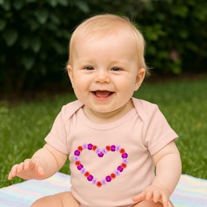 Organic baby bodysuit with flower heart, bodysuit for boys and girls, birth gift, summer baby outfit