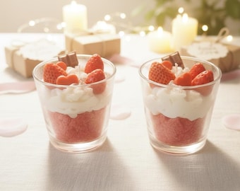 Handgefertigte Dessertkerze „Erdbeertraum“