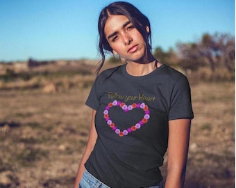 Frauen T-Shirt mit Blumenherz