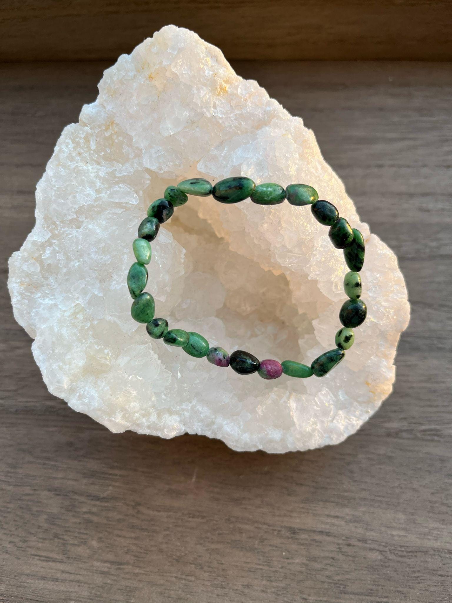 Ruby on zoisite - tumbled stone bracelet - natural stones - lithotherapy - Ruby on zoisite bracelet