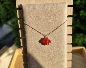 Minimalist carnelian necklace - carnelian flower pendant necklace. Carnelian clover necklace - Affordable necklace.