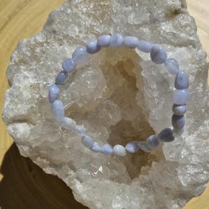 Blauer Chalcedon - Armband aus gerollten Steinen - Natursteine - Lithotherapie - Armband aus blauem Chalcedon