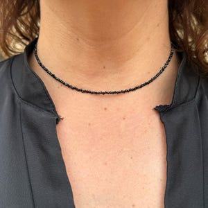 Choker necklace in natural black tourmaline stone with 2 or 3 mm faceted beads - Custom-made necklace