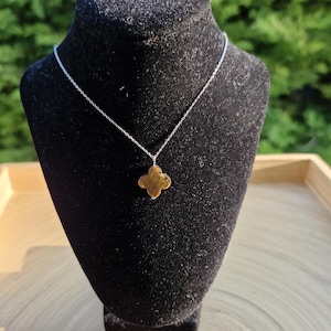Minimalist Tiger&#39;s Eye Necklace - Tiger&#39;s Eye Flower Pendant Necklace. Tiger&#39;s Eye Clover Necklace - Inexpensive Necklace.