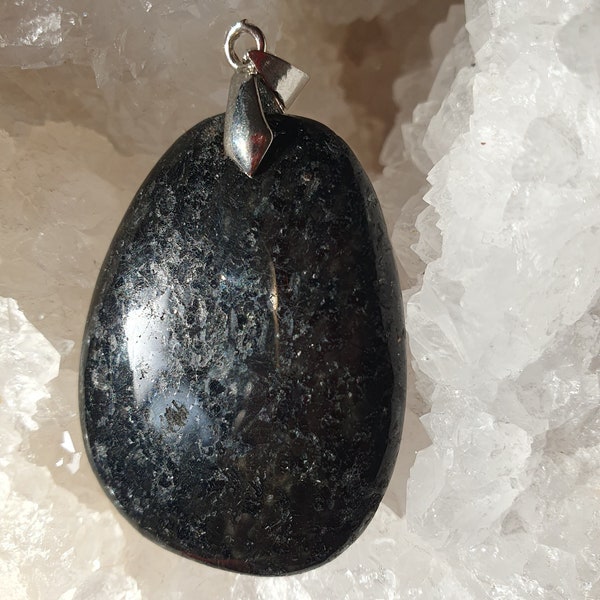 nuumite pendant