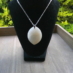 Beige Moonstone - Beige Moonstone Pendant