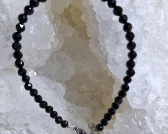 Spinel - Minimalist bracelet in black spinel - made of 4mm faceted beads