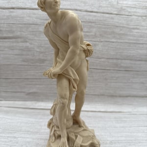 Scultura composita vintage firmata Santini (Italia) da 9 1/2&quot; David con fionda