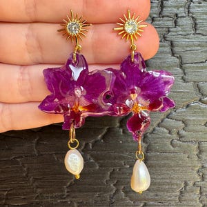 Real Orchid Earrings in Resin, Handmade Floral Jewelry, Botanical Nature Gift, Lightweight Dangle Earrings for Women, pearl charms