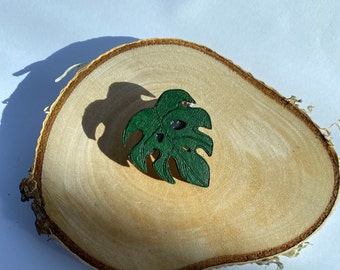 Lasercut Monstera Plant Pin, Exquisite Handpainted Wooden Brooch, Stylish Lapel Decoration, Perfect Gift for Nature Lovers